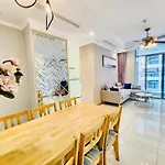 Vinhomes Apartments Serviced